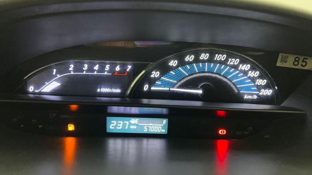 Second-hand 2017 Toyota Etios Liva VX for sale in Lucknow-13