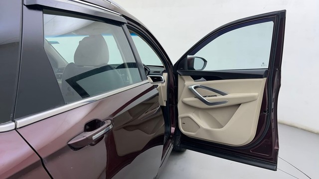 Second-hand 2021 MG Hector Plus Sharp CVT for sale in Ahmedabad-16