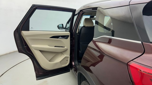 Second-hand 2021 MG Hector Plus Sharp CVT for sale in Ahmedabad-26