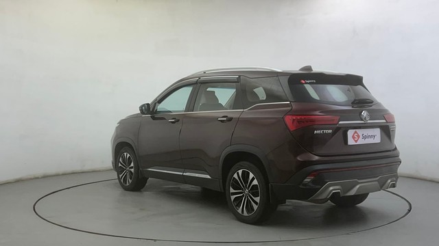 Second-hand 2021 MG Hector Plus Sharp CVT for sale in Ahmedabad-5