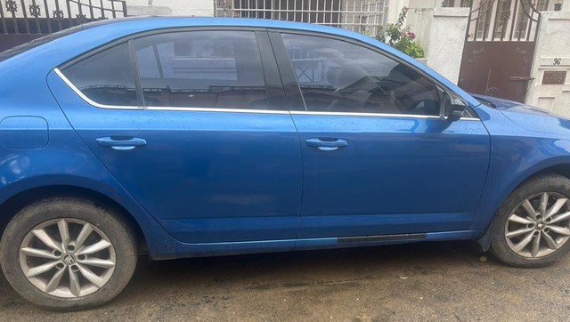 Second-hand 2014 Skoda Octavia Elegance 2.0 TDI AT for sale in Chennai-1