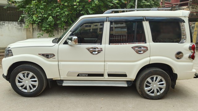 Second-hand 2022 Mahindra Scorpio S3 Plus for sale in Patna-3