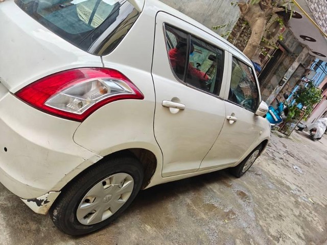 Second-hand 2014 Maruti Suzuki Swift LXI BSIV for sale in New Delhi-1
