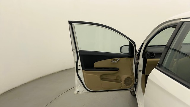 Second-hand 2016 Honda Brio VX for sale in Pune-29