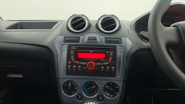 Second-hand 2013 Ford Figo Ambiente BSIV for sale in Pune-36