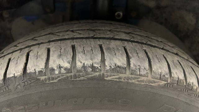 Second-hand 2013 Ford Figo Ambiente BSIV for sale in Pune-30