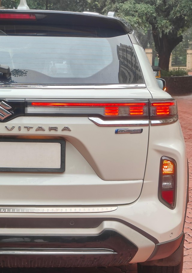Second-hand 2023 Maruti Grand Vitara Alpha AT BSVI for sale in Thane-10