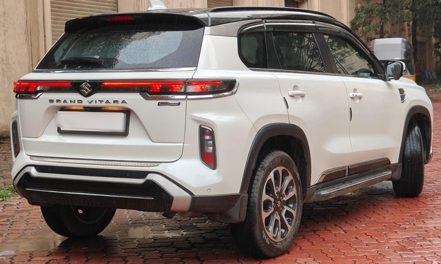 Second-hand 2023 Maruti Grand Vitara Alpha AT BSVI for sale in Thane-13