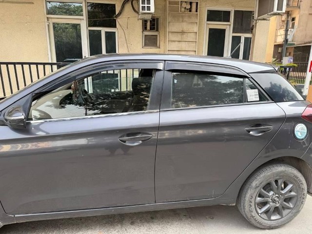 Second-hand 2020 Hyundai i20 Sportz Plus for sale in Gautam Buddha Nagar