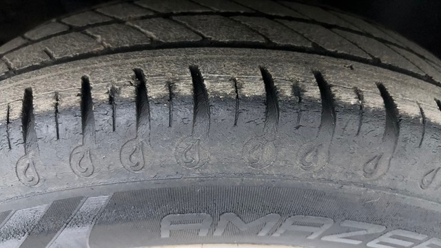 Second-hand 2021 Renault KWID 1.0 RXT Opt for sale in Ahmedabad-24