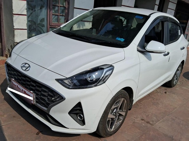 Second-hand 2022 Hyundai Aura SX Plus AMT for sale in Lucknow-3