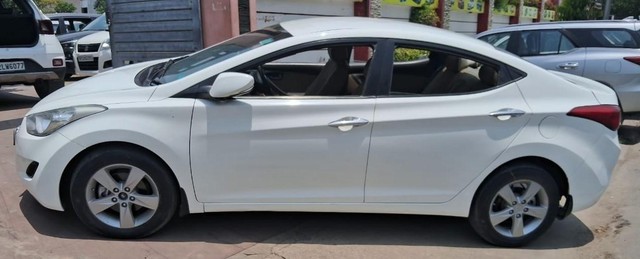 Second-hand 2013 Hyundai Elantra CRDi SX for sale in Lucknow-13