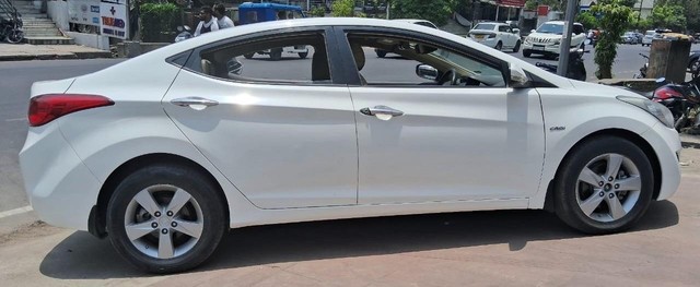 Second-hand 2013 Hyundai Elantra CRDi SX for sale in Lucknow-7