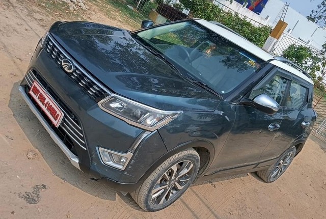 Mahindra XUV300 W8 Option BSVI Second-hand 2020 Mahindra XUV300 W8 Option BSVI for sale in Lucknow-4