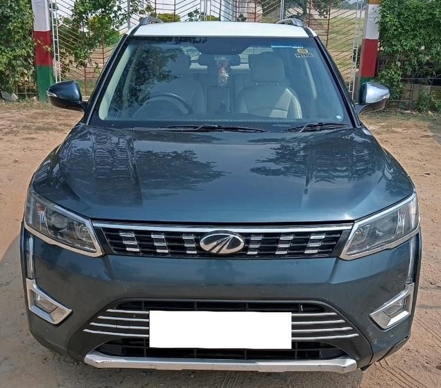 Mahindra XUV300 W8 Option BSVI Second-hand 2020 Mahindra XUV300 W8 Option BSVI for sale in Lucknow-0