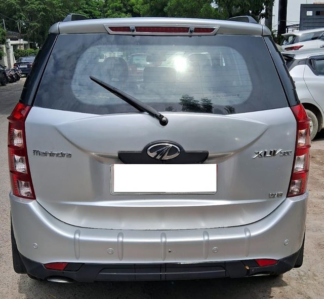 Second-hand 2014 Mahindra XUV500 W8 FWD for sale in Lucknow