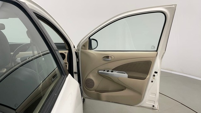 Second-hand 2018 Toyota Etios Liva V for sale in Jaipur-16