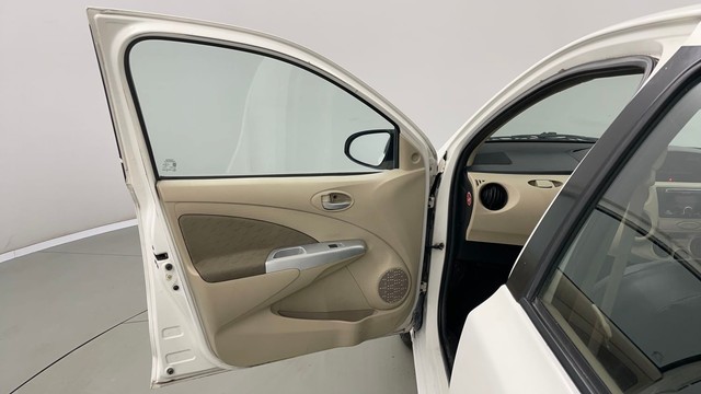 Second-hand 2018 Toyota Etios Liva V for sale in Jaipur-33