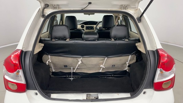 Second-hand 2018 Toyota Etios Liva V for sale in Jaipur-9