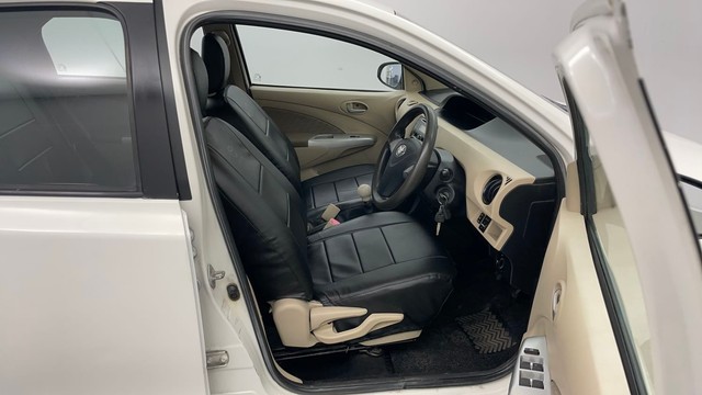 Second-hand 2018 Toyota Etios Liva V for sale in Jaipur-15