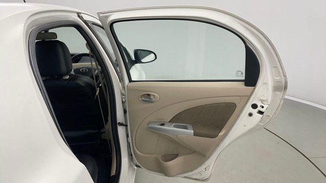 Second-hand 2018 Toyota Etios Liva V for sale in Jaipur-28
