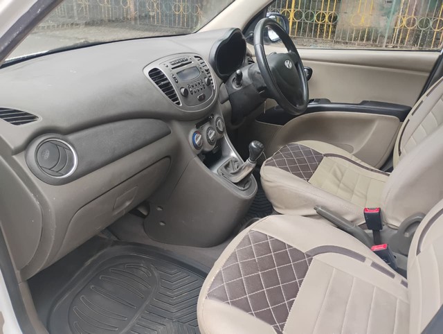 Second-hand 2015 Hyundai i10 Sportz 1.1L for sale in Agra-8