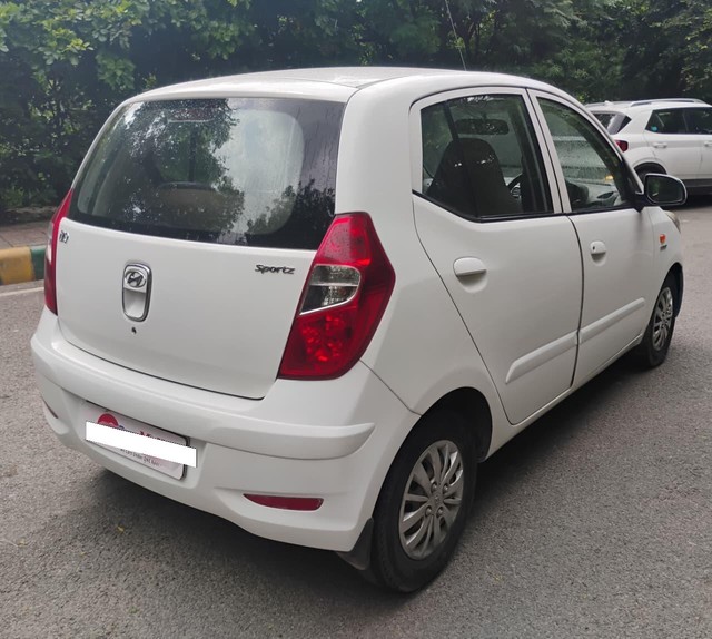 Second-hand 2015 Hyundai i10 Sportz 1.1L for sale in Agra-14