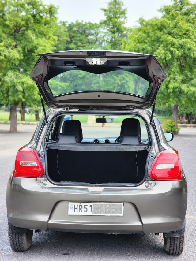 Second-hand 2018 Maruti Swift AMT VXI for sale in Faridabad-7