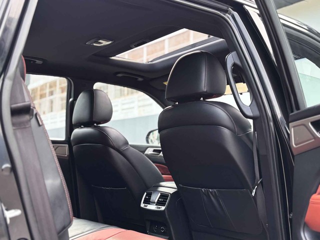 Second-hand 2019 Mahindra Alturas G4 4X4 AT BSIV for sale in New Delhi-19