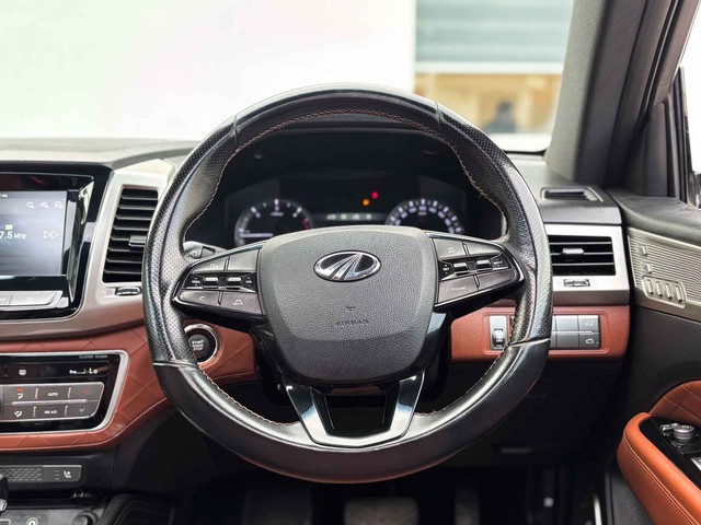 Second-hand 2019 Mahindra Alturas G4 4X4 AT BSIV for sale in New Delhi-18