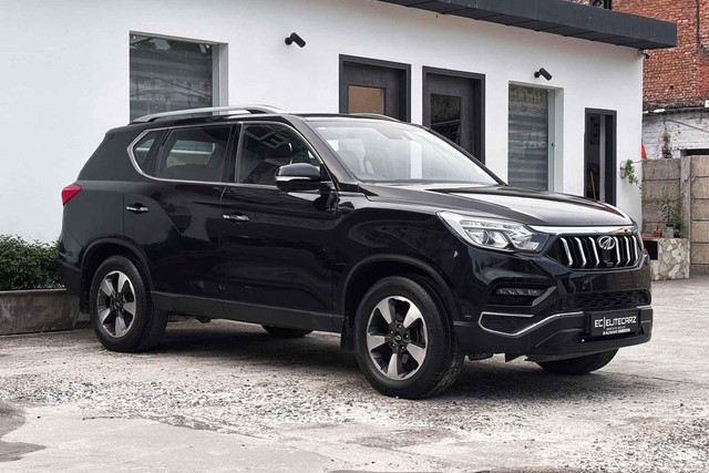 Second-hand 2019 Mahindra Alturas G4 4X4 AT BSIV for sale in New Delhi-8