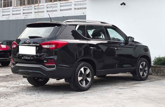 Second-hand 2019 Mahindra Alturas G4 4X4 AT BSIV for sale in New Delhi-9