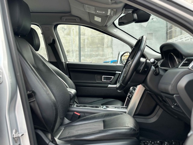 Second-hand 2019 Land Rover Discovery Sport TD4 SE 7S for sale in New Delhi-5