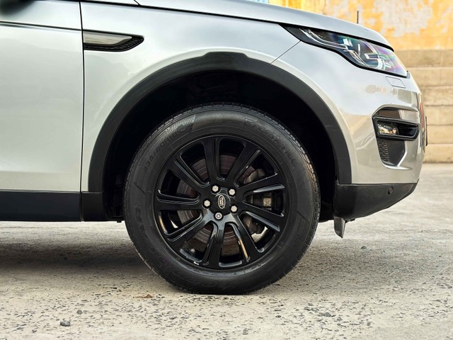 Second-hand 2019 Land Rover Discovery Sport TD4 SE 7S for sale in New Delhi-6