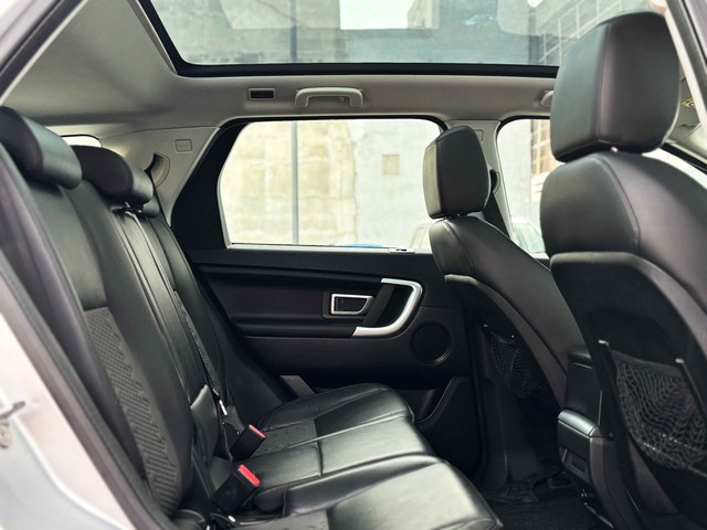 Second-hand 2019 Land Rover Discovery Sport TD4 SE 7S for sale in New Delhi-21