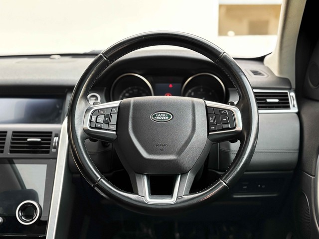 Second-hand 2019 Land Rover Discovery Sport TD4 SE 7S for sale in New Delhi-24