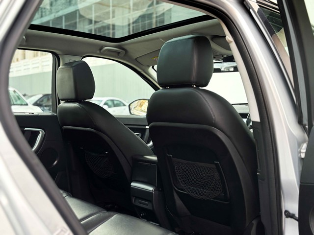 Second-hand 2019 Land Rover Discovery Sport TD4 SE 7S for sale in New Delhi-20