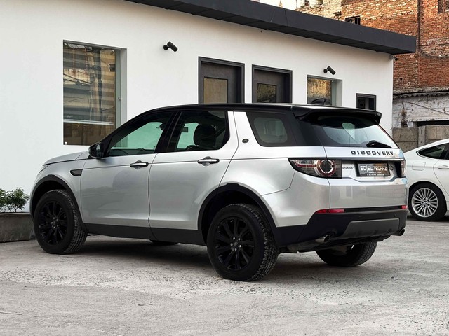 Second-hand 2019 Land Rover Discovery Sport TD4 SE 7S for sale in New Delhi-3