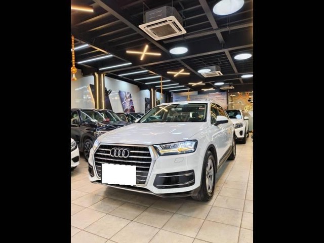 Second-hand 2017 Audi Q7 45 TDI Quattro Premium Plus for sale in Mumbai-2