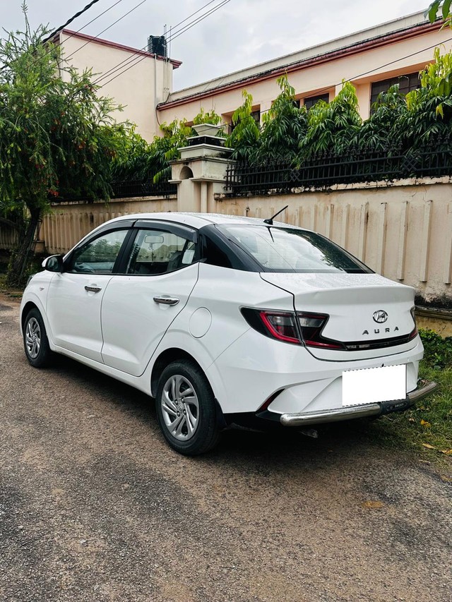 Second-hand 2021 Hyundai Aura S CNG for sale in Lucknow-17