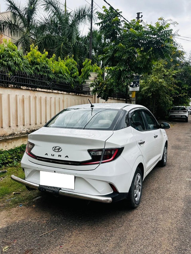 Second-hand 2021 Hyundai Aura S CNG for sale in Lucknow-13