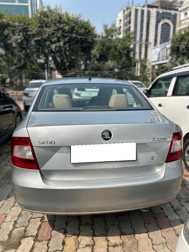 Second-hand 2013 Skoda Rapid 1.6 MPI Ambition for sale in Lucknow-1