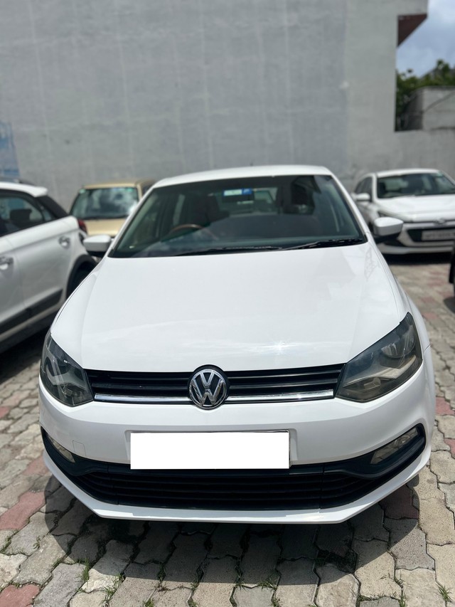 Second-hand 2015 Volkswagen Polo 1.2 MPI Comfortline for sale in Lucknow-3