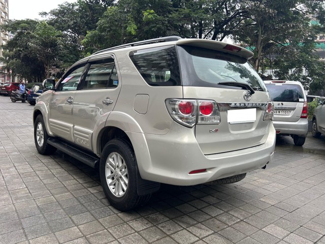 Second-hand 2012 Toyota Fortuner 4x2 Manual for sale in Pune-6