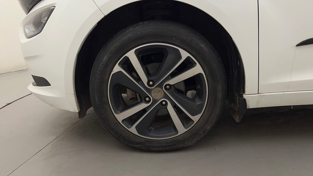 Second-hand 2022 Tata Altroz XZ Diesel for sale in Mysore-20