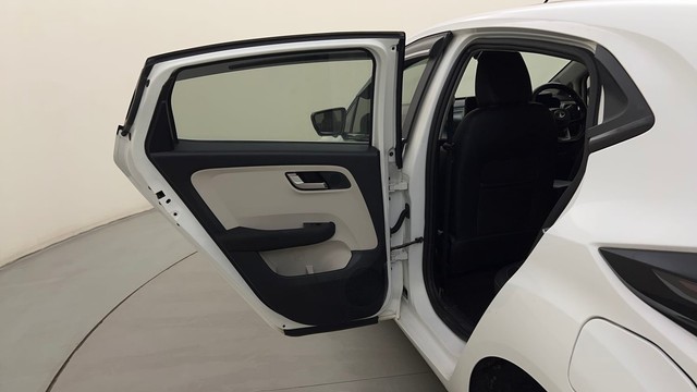 Second-hand 2022 Tata Altroz XZ Diesel for sale in Mysore-35