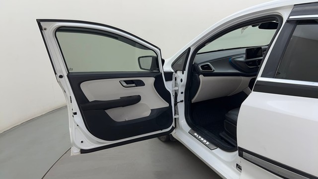 Second-hand 2022 Tata Altroz XZ Diesel for sale in Mysore-26