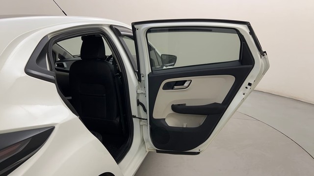 Second-hand 2022 Tata Altroz XZ Diesel for sale in Mysore-29