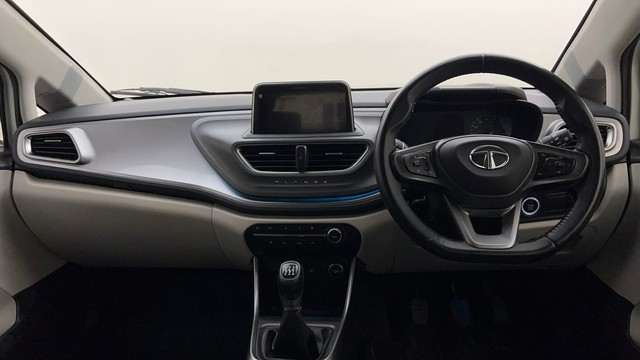 Second-hand 2022 Tata Altroz XZ Diesel for sale in Mysore-11