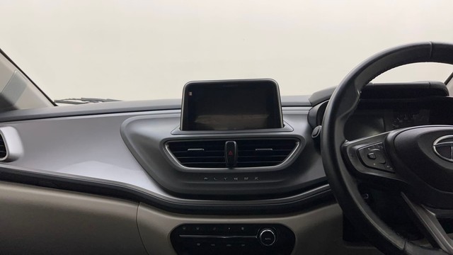 Second-hand 2022 Tata Altroz XZ Diesel for sale in Mysore-28